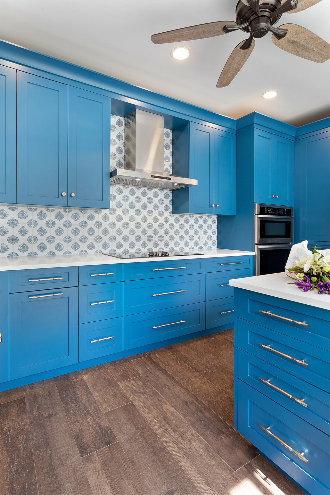 Transitional kitchen photo in Miami