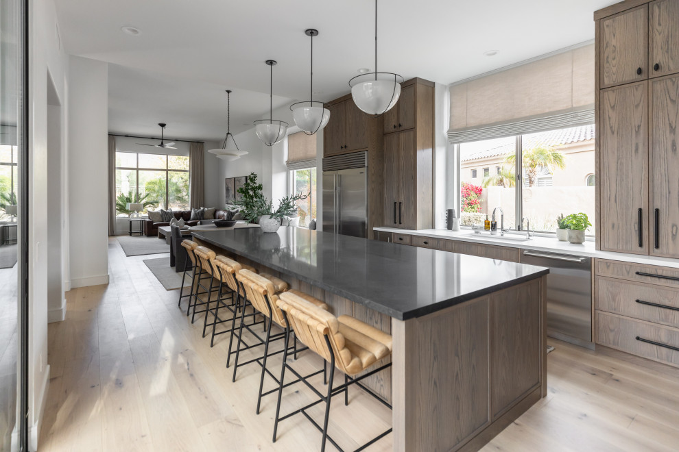 Kitchen - modern kitchen idea in Phoenix
