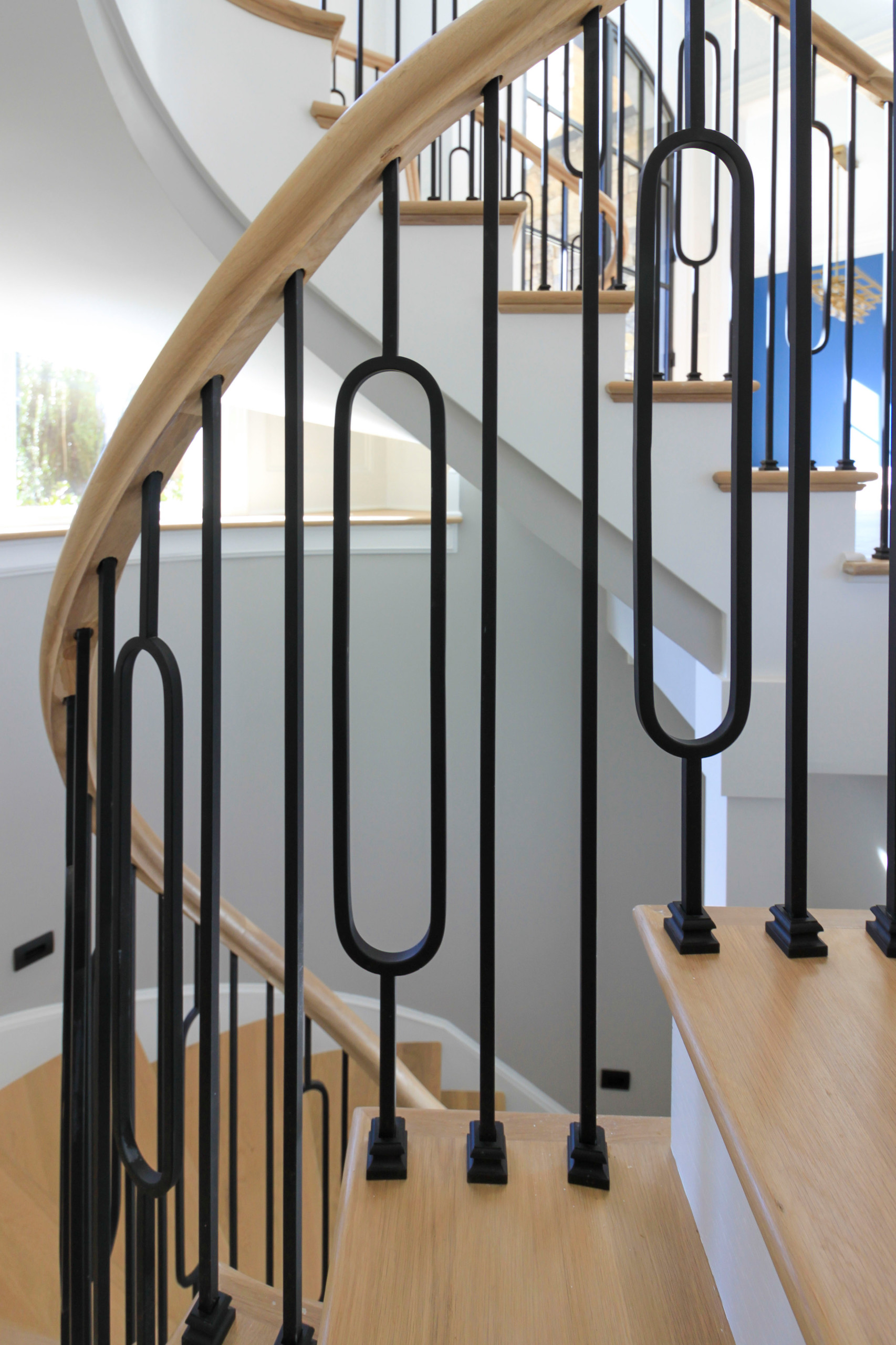 95_Remarkable and elegant floating elliptical staircase, McLean, VA 22101