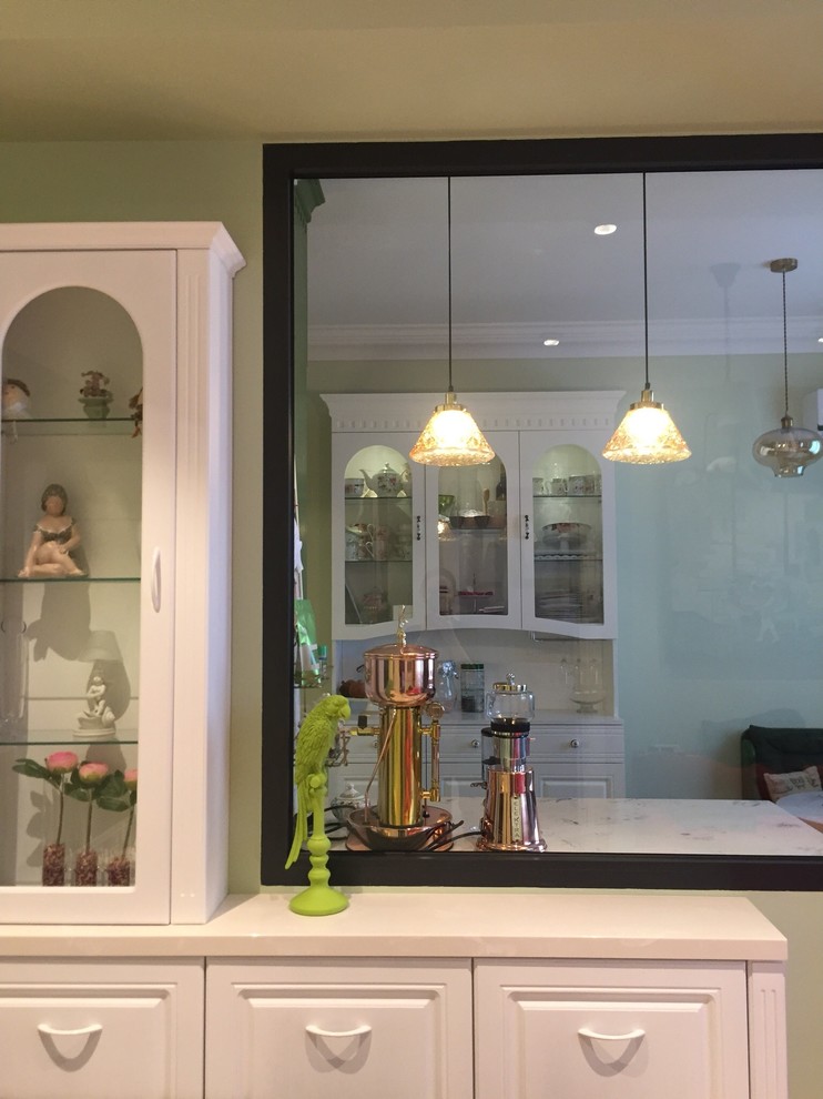 Вид из гостиной в кухню