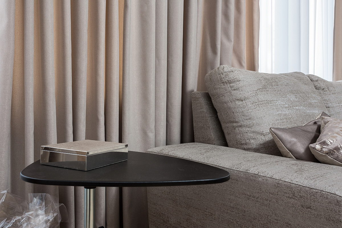 Шторы в интерьере 2х комнатной квартиры