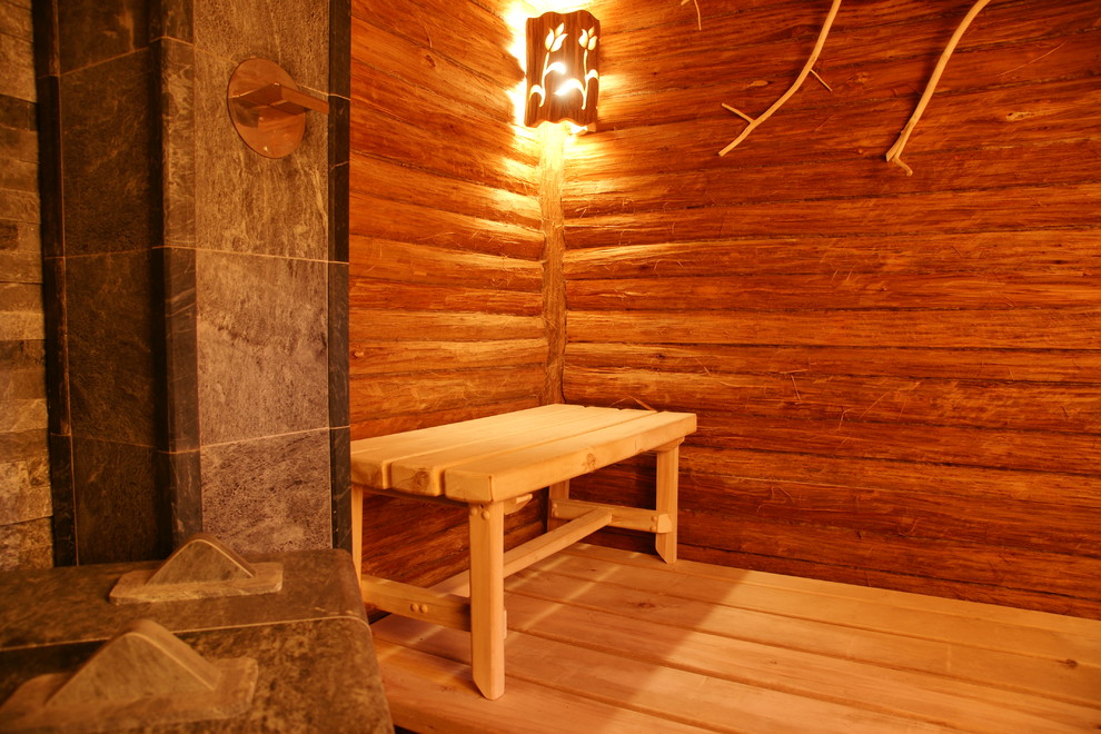 Русская баня с отделкой "Липой с лыком".