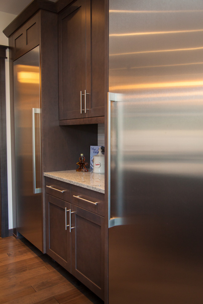Home design - transitional home design idea