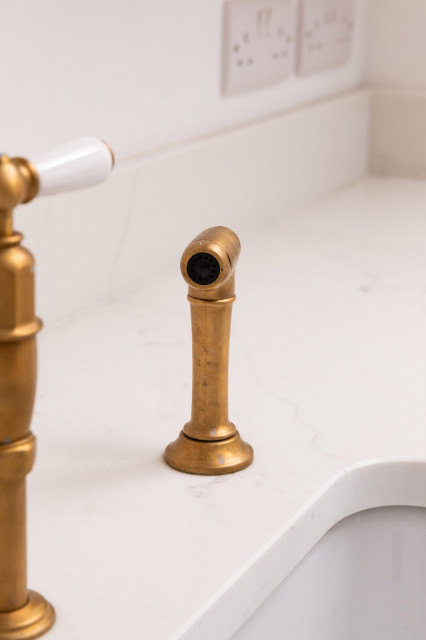 Classic In-Frame Shaker Utility with Beaded Front Frame trendy-bryggers