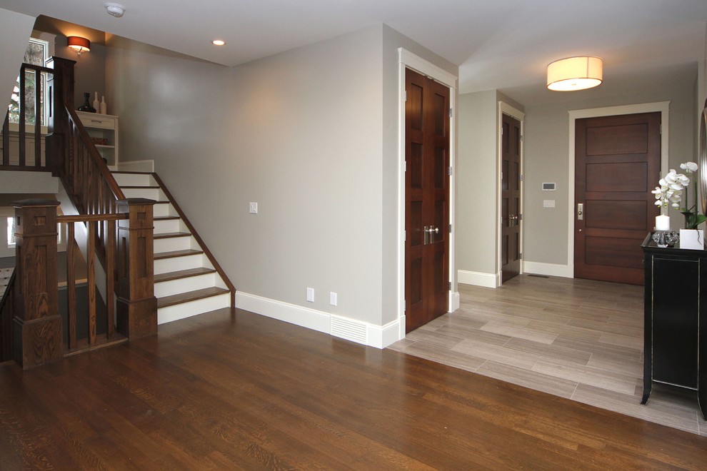 Transitional hallway photo in Calgary