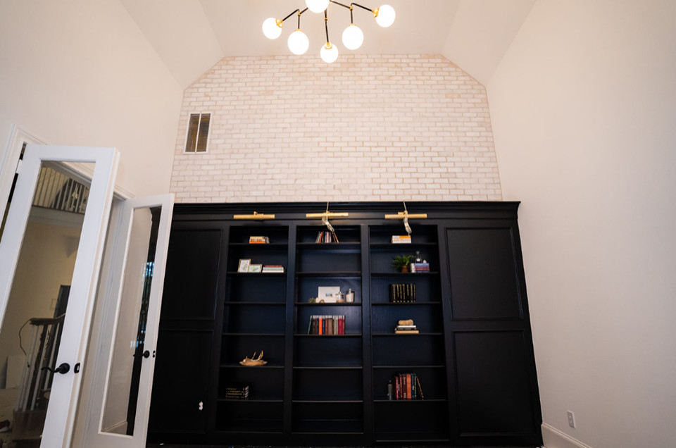 Transitional home design photo in Houston