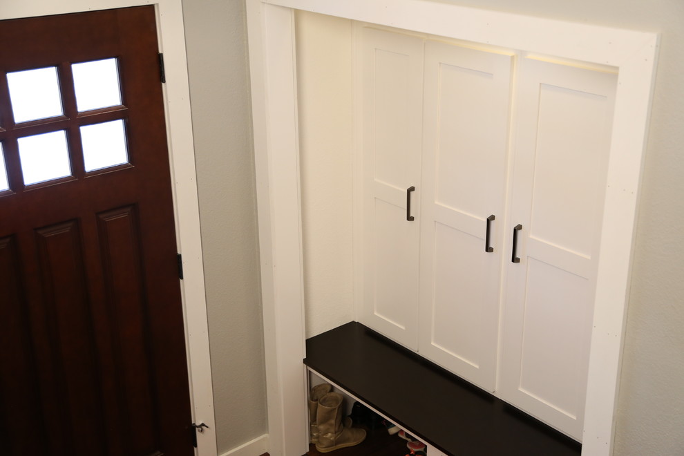 Inspiration for a transitional home design remodel in Cedar Rapids