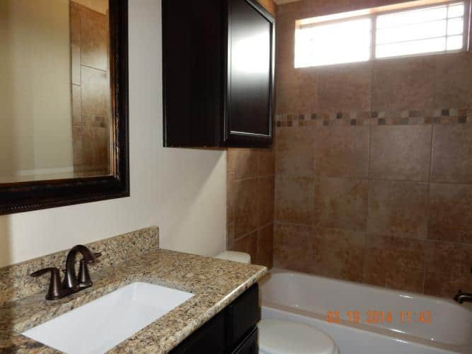Transitional home design photo in Austin