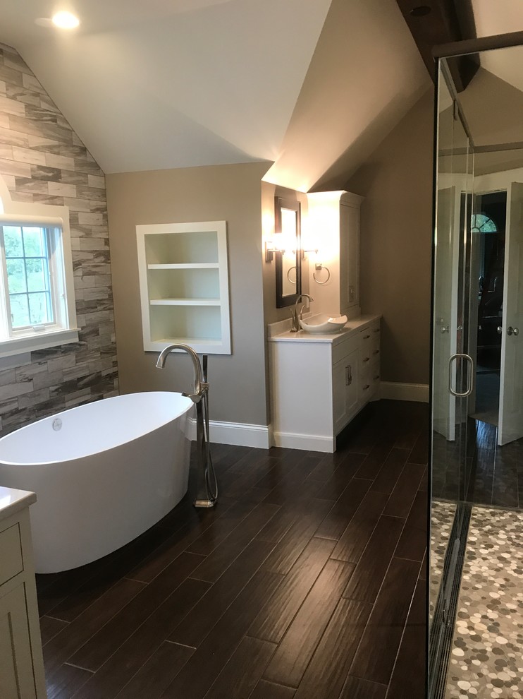 Transitional bathroom photo in Chicago