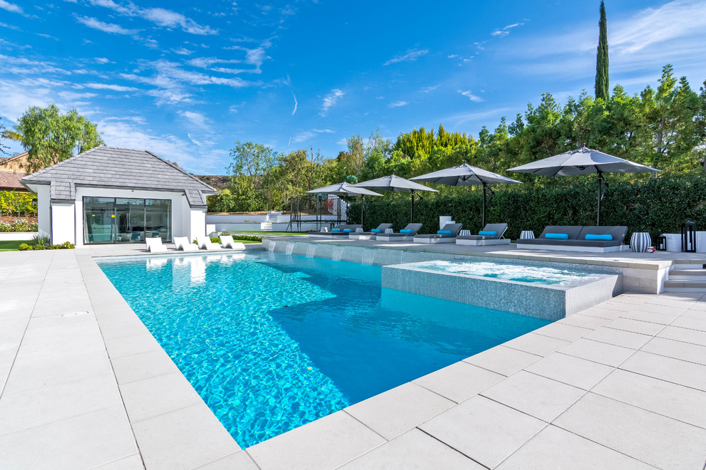 Inspiration for a modern pool in Orange County.