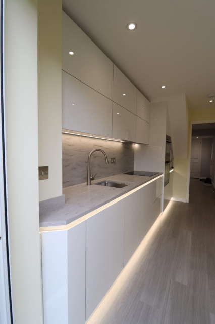 Contemporary Gloss Kitchen contemporaneo-cucina