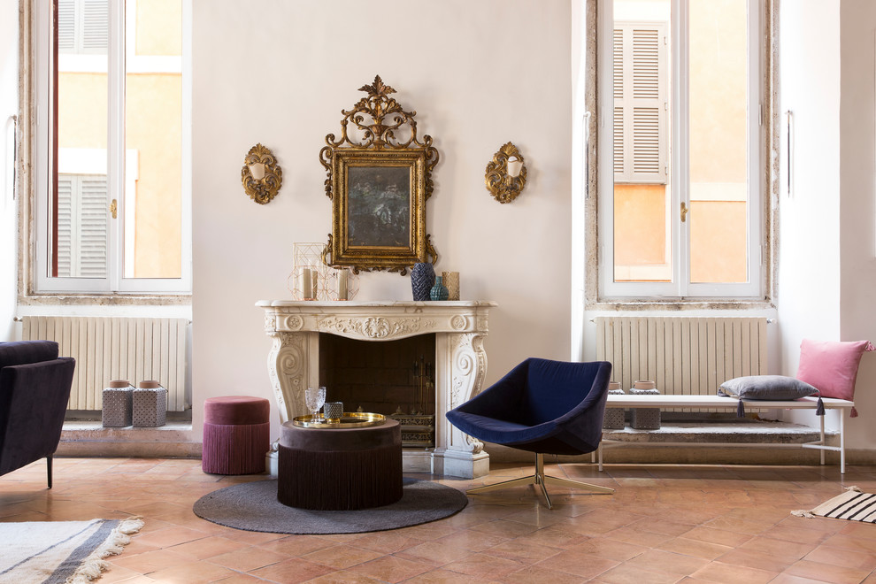 Inspiration for a traditional family room in Rome.