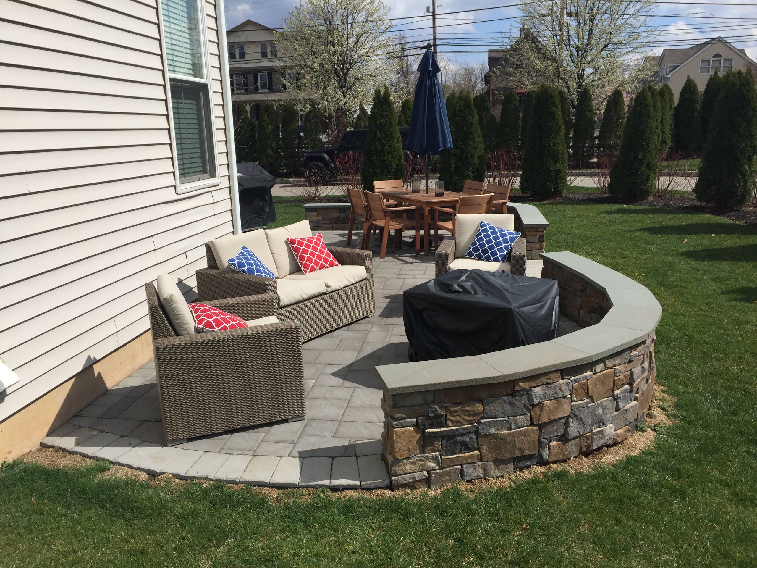 Patios/Patios with sitting walls