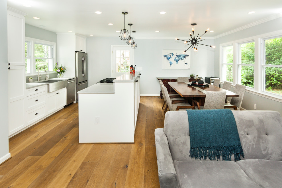 Example of a transitional kitchen design in DC Metro