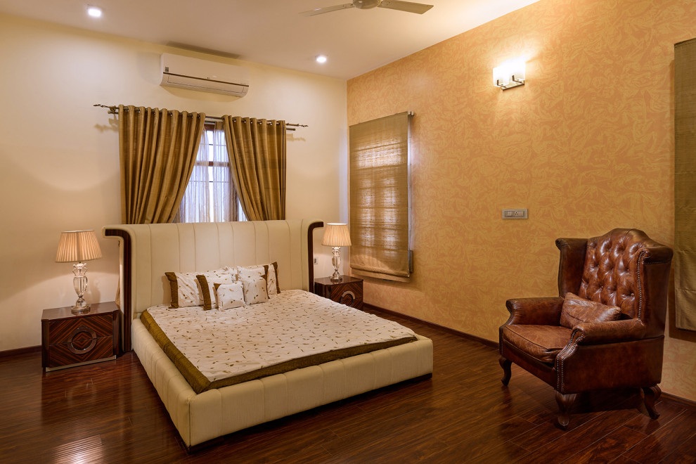 This is an example of an eclectic bedroom in Bengaluru.