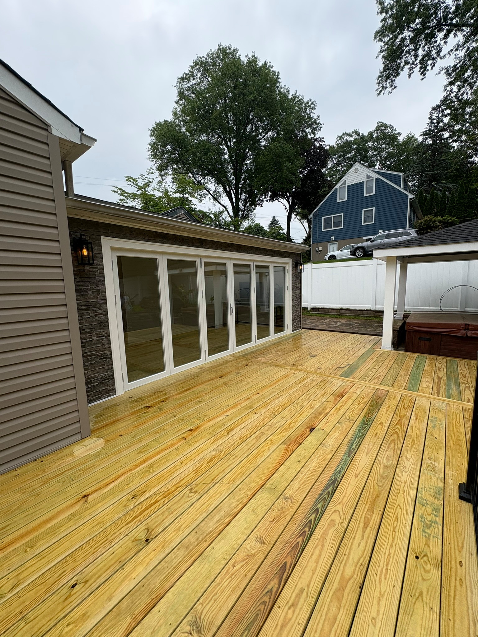 3 Seasons Room and Deck
