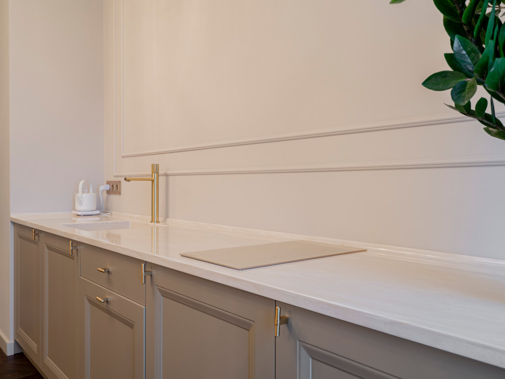 Меблировка квартиры: необычная кухня и гардеробная