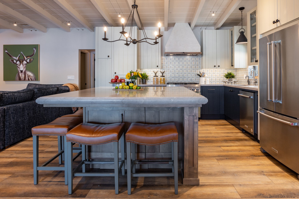 Kitchen photo in Sacramento