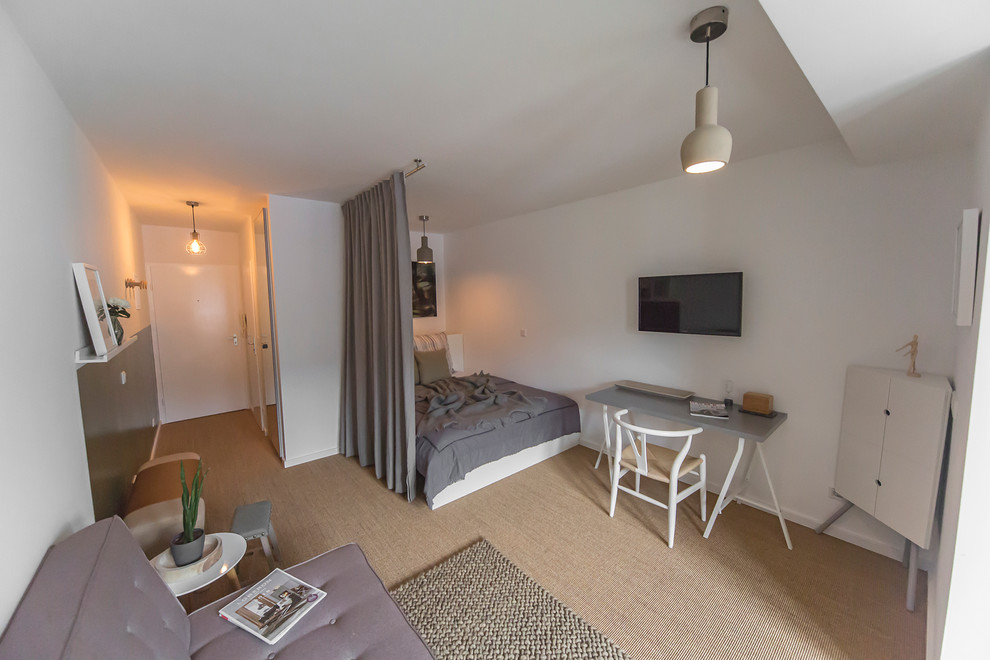 Design ideas for an eclectic bedroom in Dusseldorf.