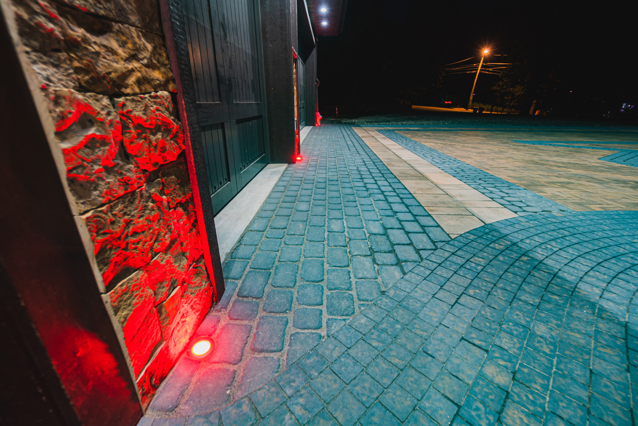 Award Winning Driveway Courtyard