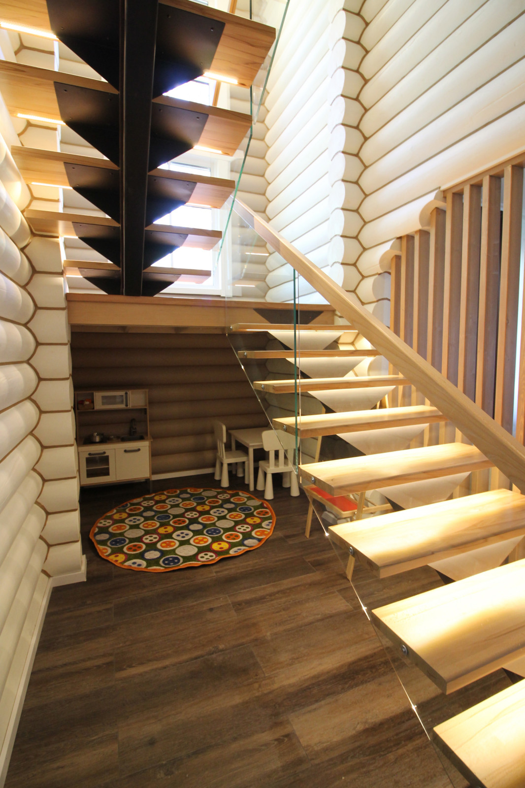 Срубовой коттедж 38 в п.Рощино, Ленинградская обл. Царство-Королевство