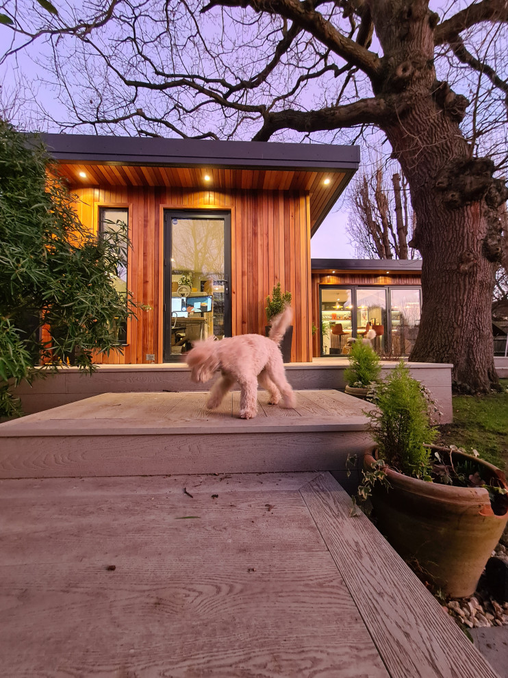 Freistehendes, Großes Modernes Gartenhaus als Arbeitsplatz, Studio oder Werkraum in Surrey