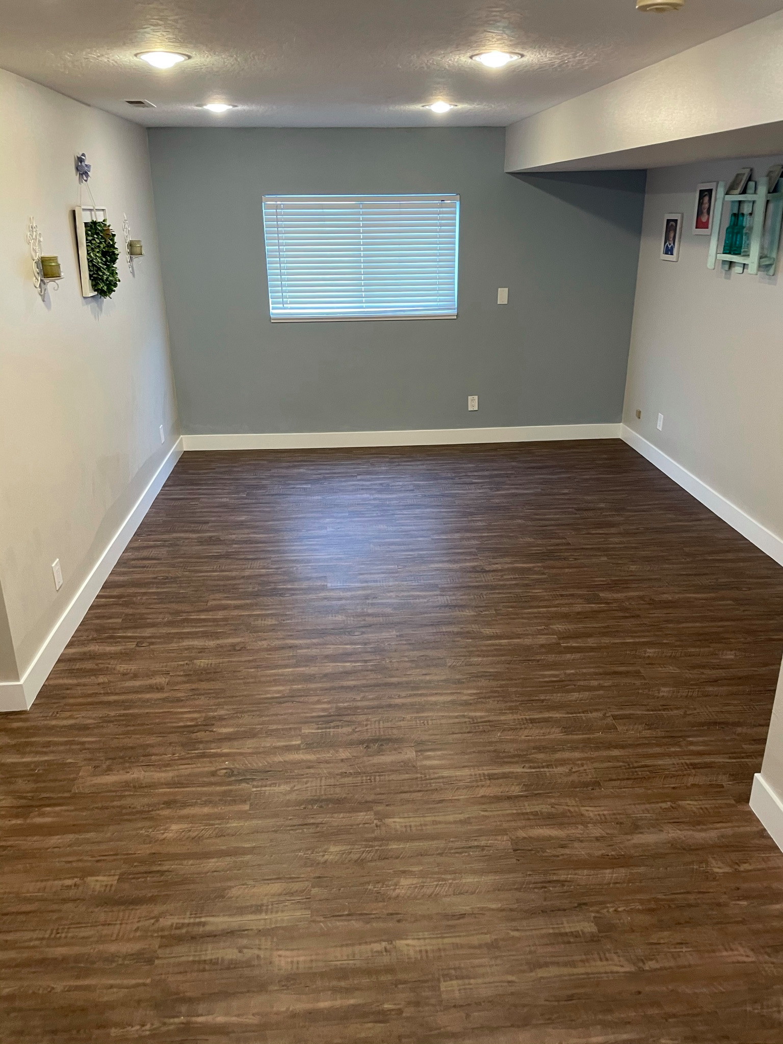 Living Room/Bathroom