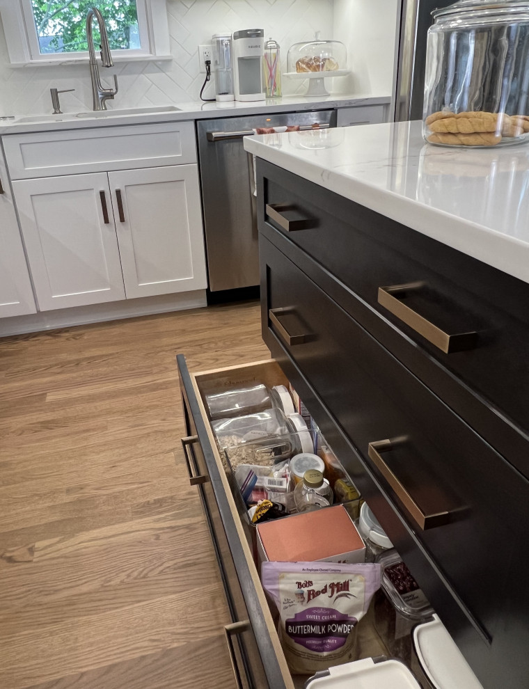 Transitional kitchen photo in New York