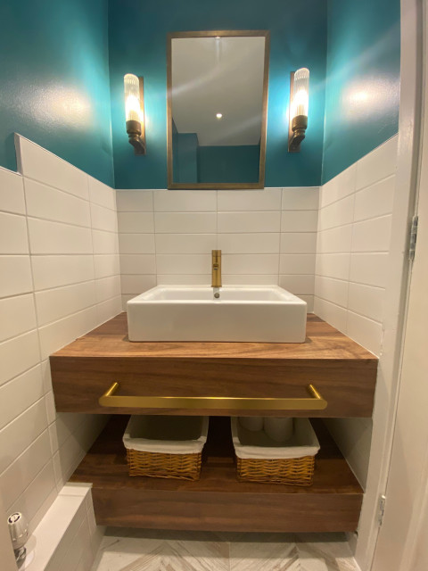 Fabulous 3 bathrooms in Putney trendy-lille-badevaerelse