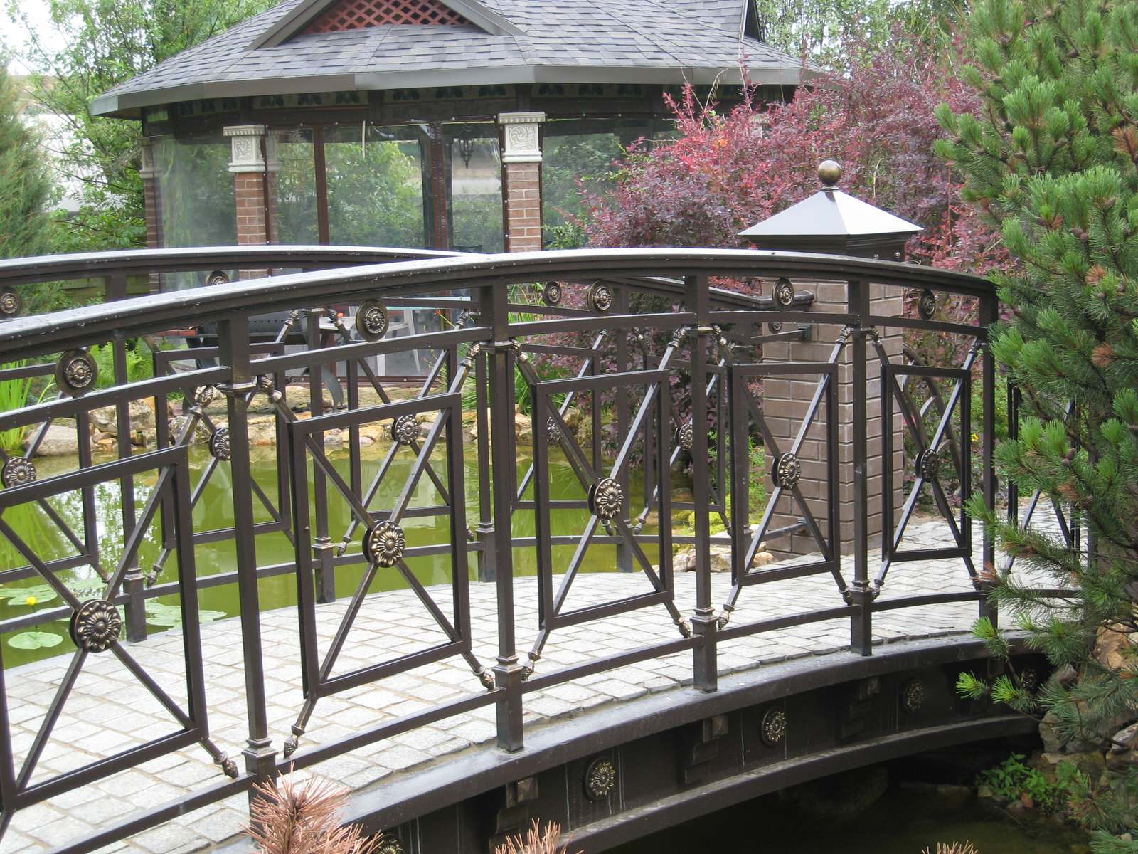 Мостик в классическом стиле