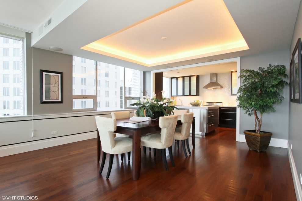 Photo of a modern dining room in Chicago.
