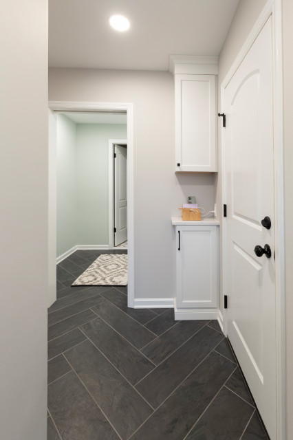 Mudroom Entry klassisch-modern-eingang