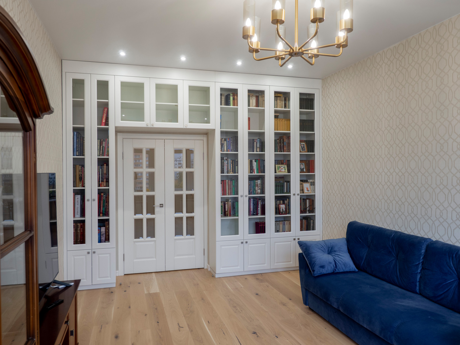 Меблировка спальни и кабинета в светло-мятном цвете