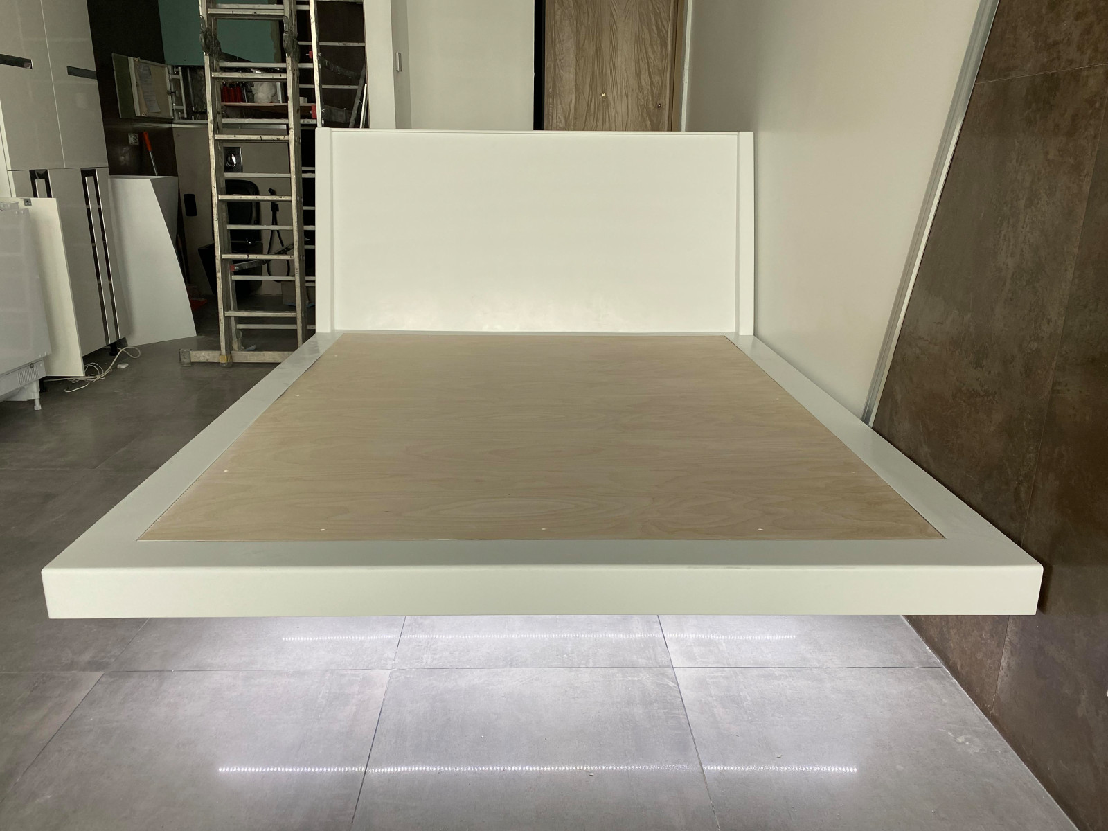 Парящая кровать