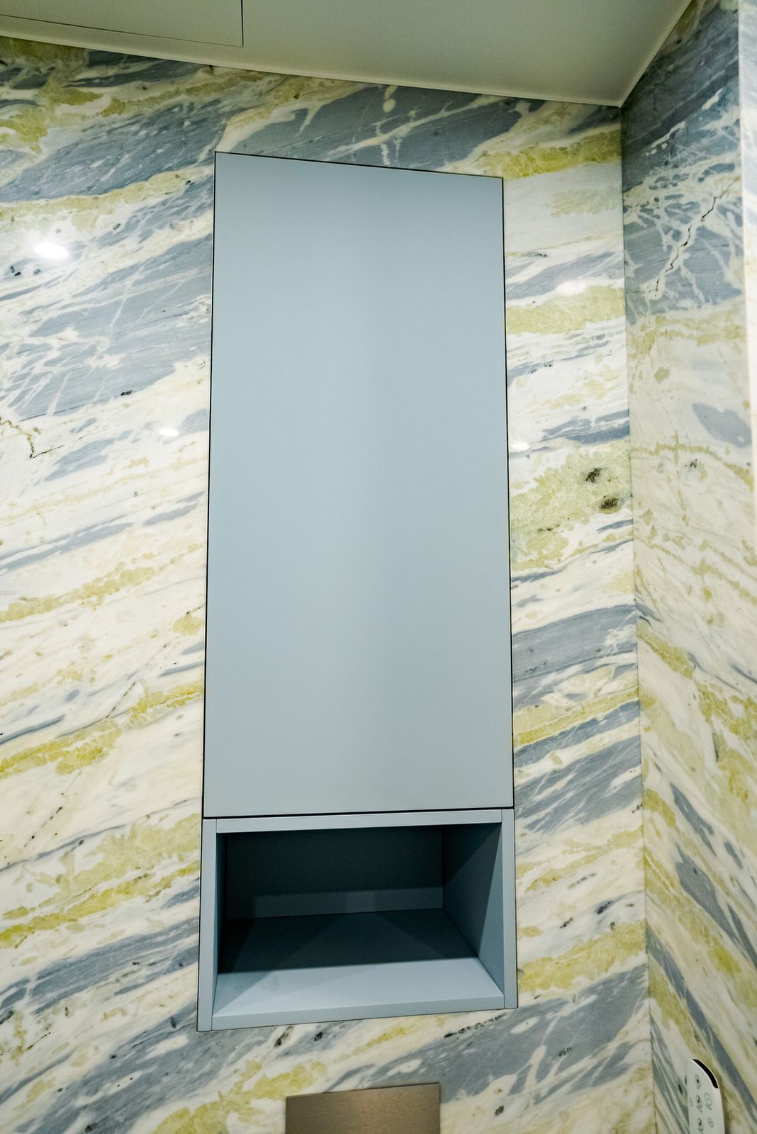 Мебель для ванной и су