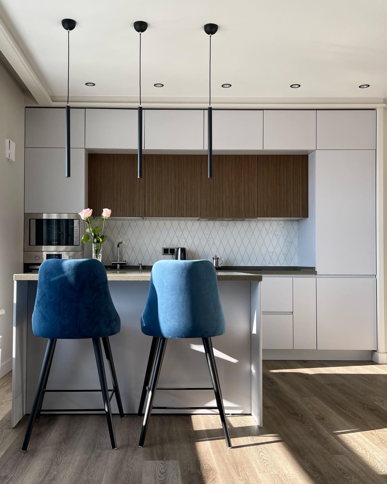 На седьмом этаже за семь часов счастья...