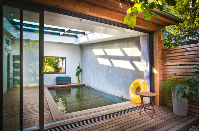 Extension avec Piscine contemporaneo-piscina