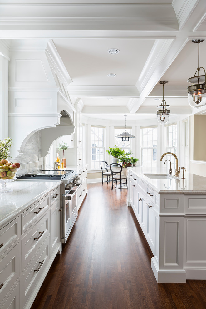 LAKE HARRIET COLONIAL - Traditional - Kitchen - Minneapolis - by Kate ...