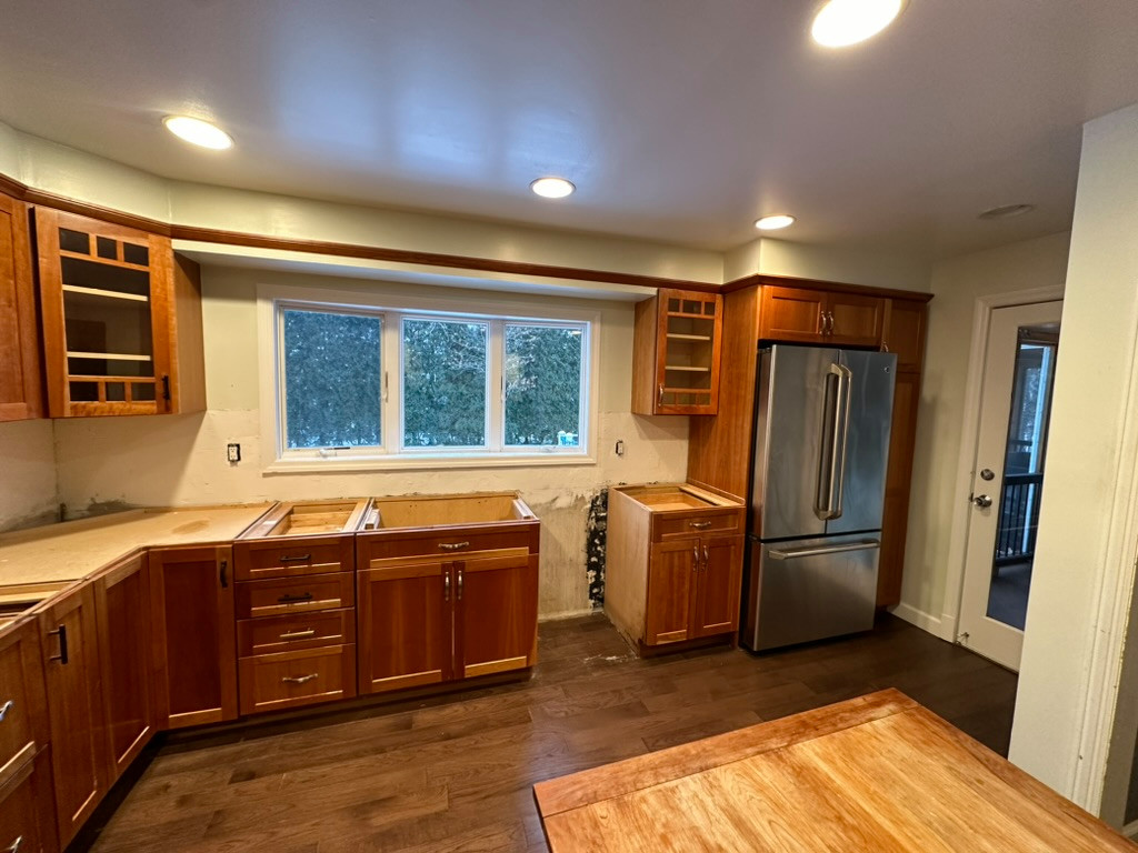 CABINETS REFINISHING