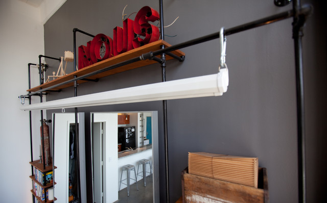 Santee Court Loft industrial-wohnbereich