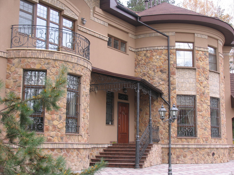 Главный вход, лестничное ограждение