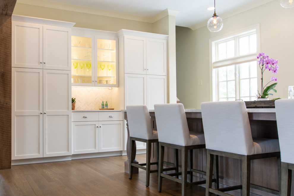 Transitional kitchen photo in Columbus