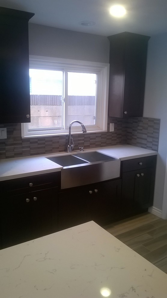 Transitional kitchen photo in Orange County