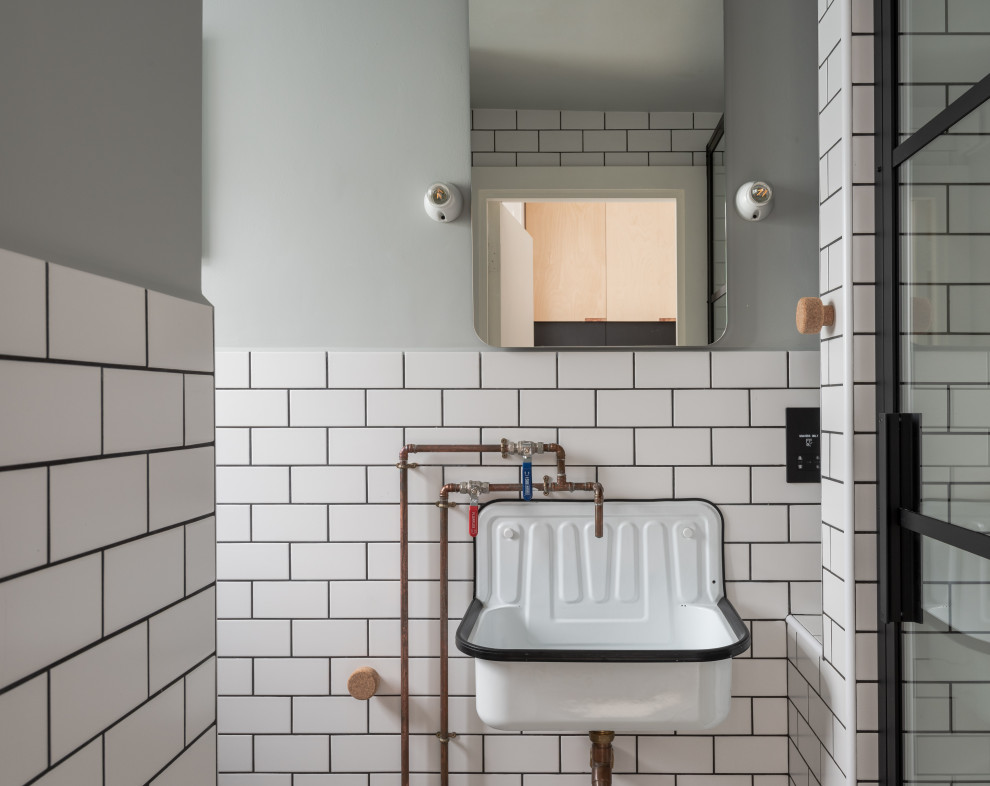 Inspiration for an industrial bathroom in London.