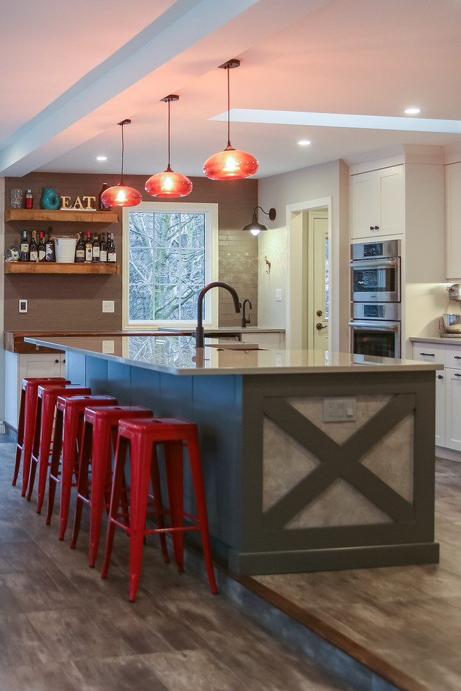 Kitchen - eclectic kitchen idea in Toronto