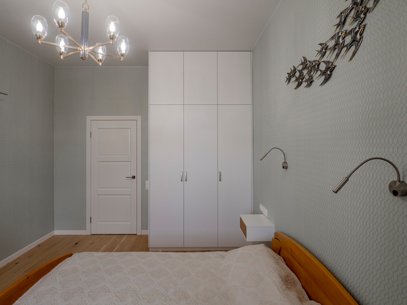 Меблировка спальни и кабинета в светло-мятном цвете