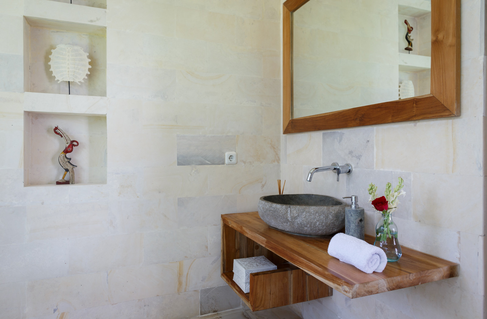 Вилла All Saints