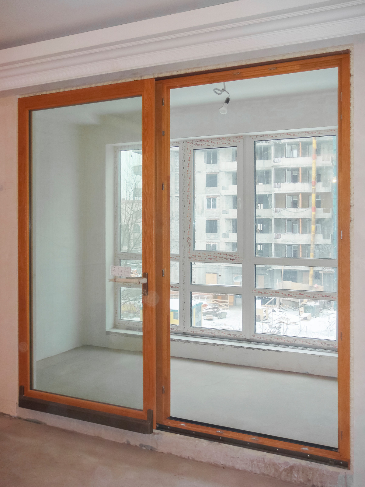 Два портала PSK и окна из лиственницы в квартиру