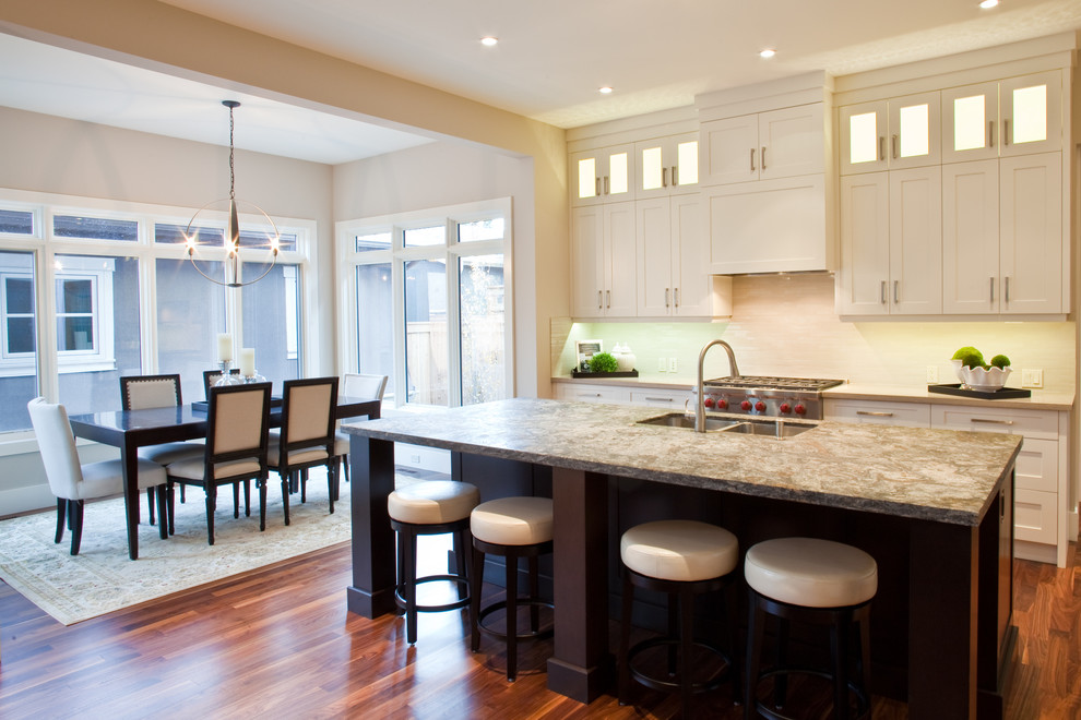 Kitchen - transitional kitchen idea in Calgary