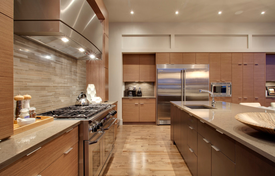 This is an example of a contemporary kitchen in Calgary.